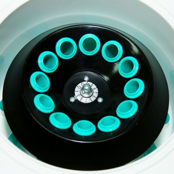 Центрифуга лабораторная СМ-3М MICROmed для пробирок 15 мл - Фото 1